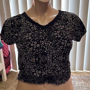 Women's Black Floral V-Neck Crop Top by